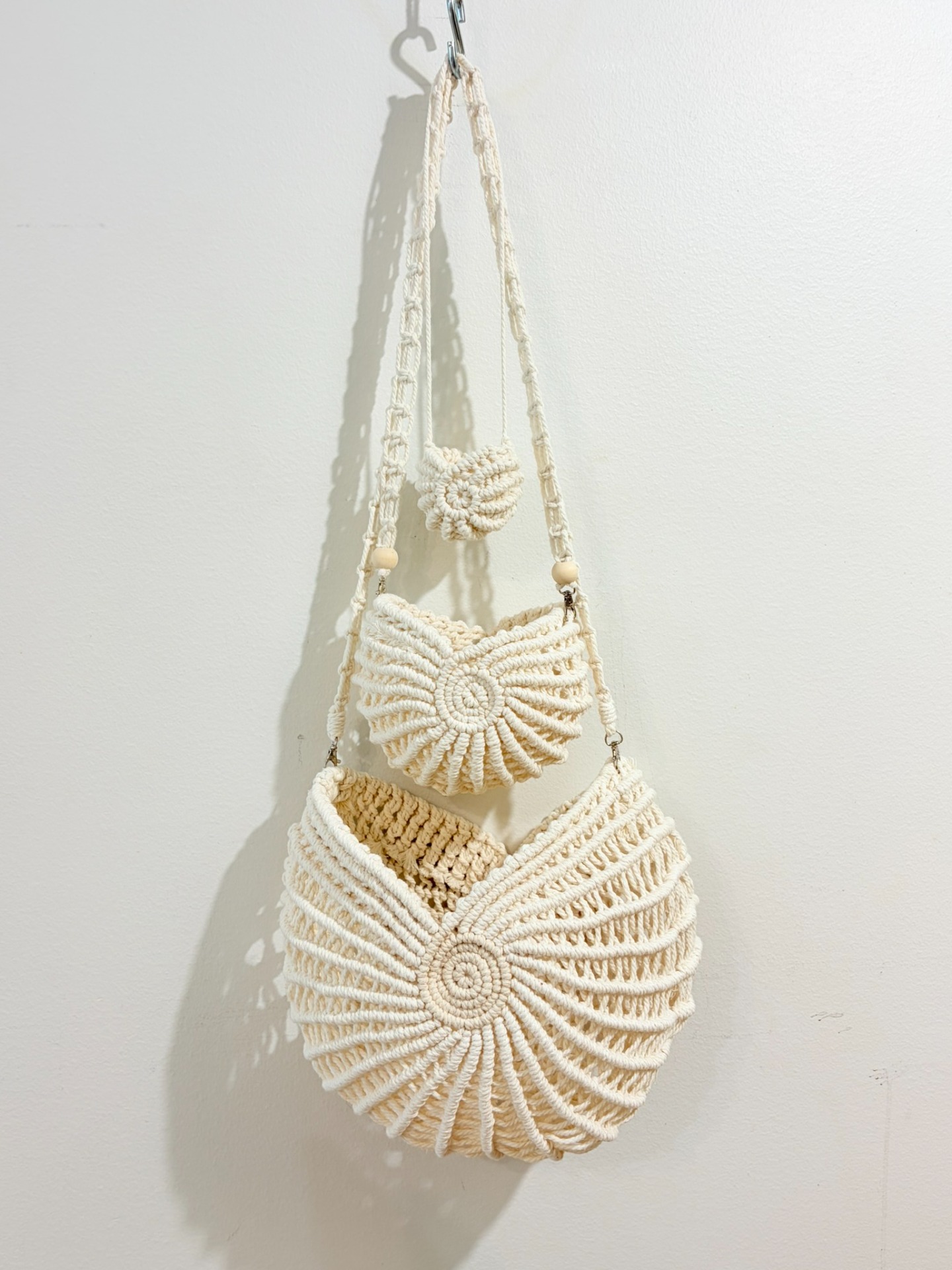 Iso makramee simpukkalaukku - Big macrame sea shell bag